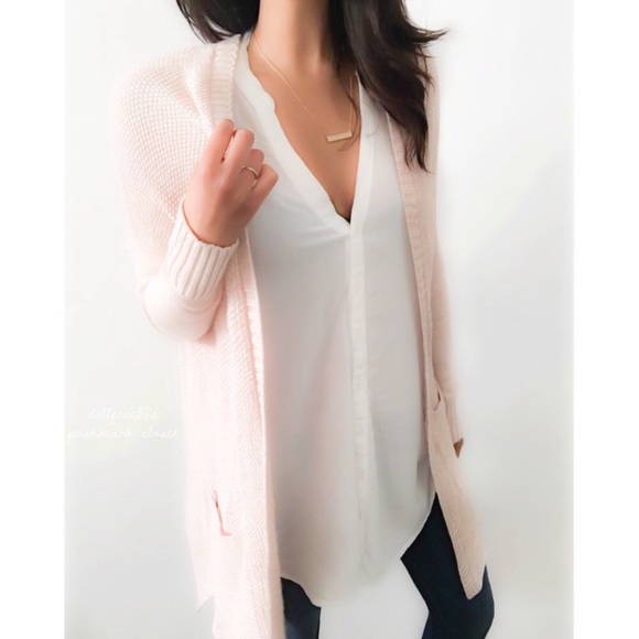 American Eagle Outfitters Sweaters - American Eagle pink cardigan